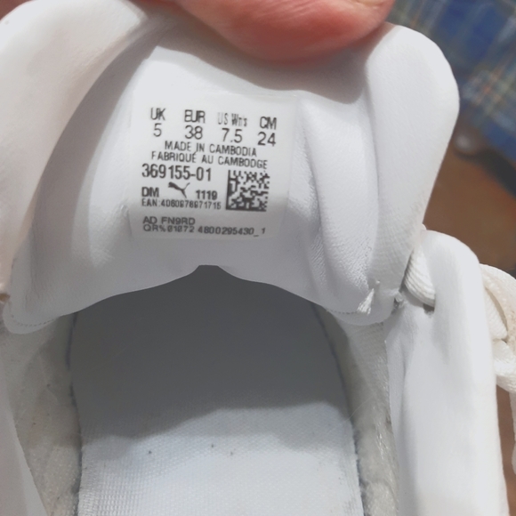 Puma White Tennis shoes. (Gently  worn.) - Picture 1 of 5